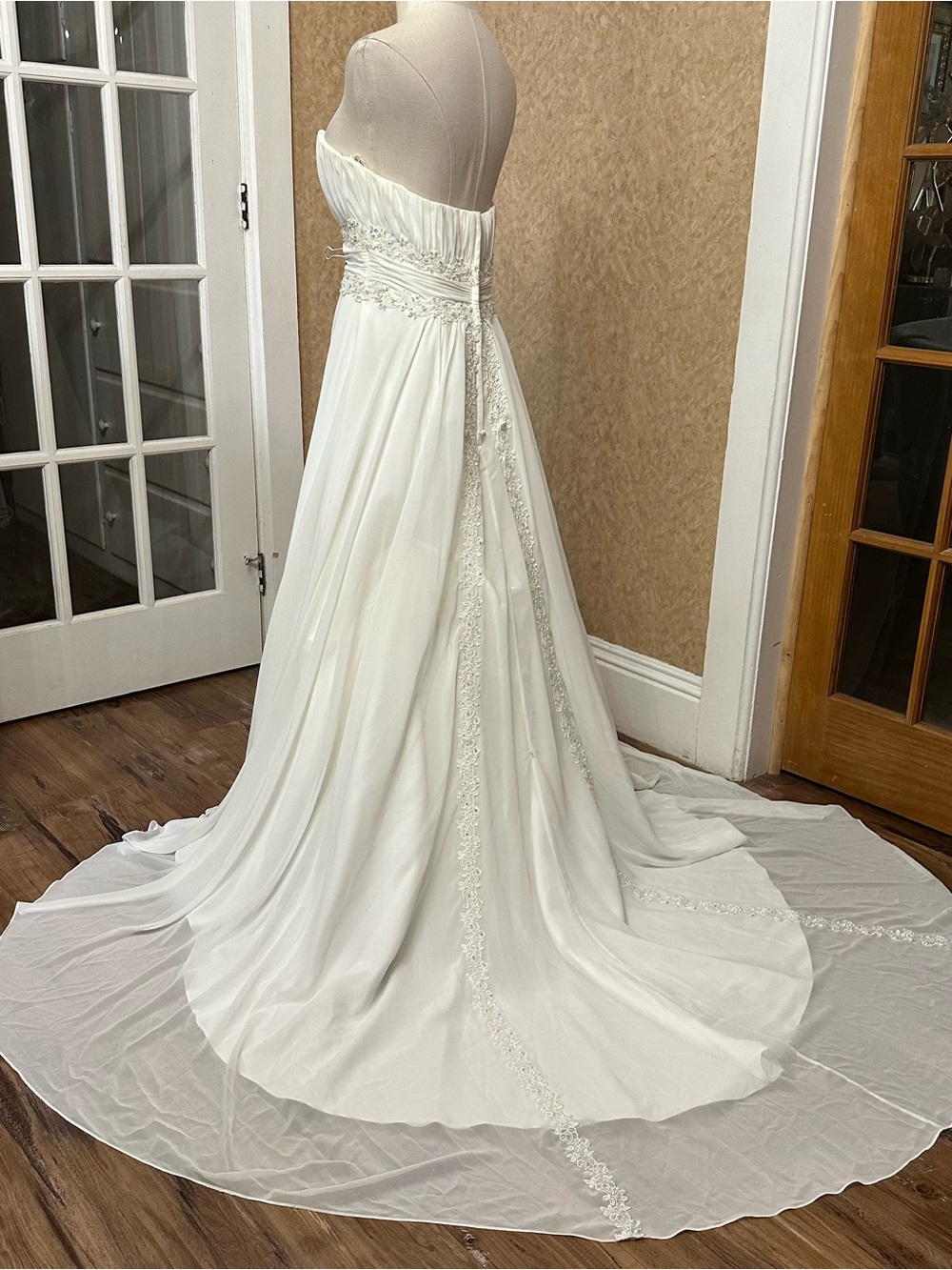 David's Bridal Ivory Strapless A-Line Wedding Dress with Lace Train